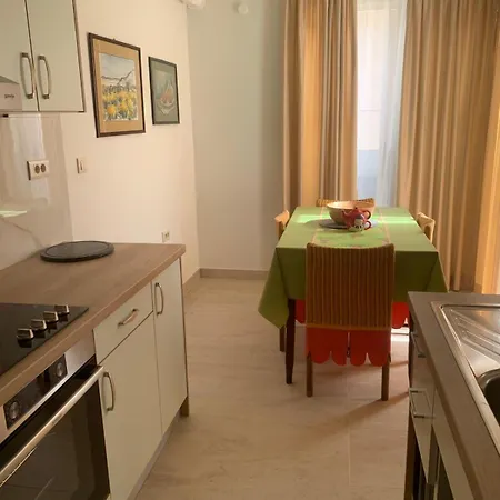 Rozita Seaside Relax Apartment *